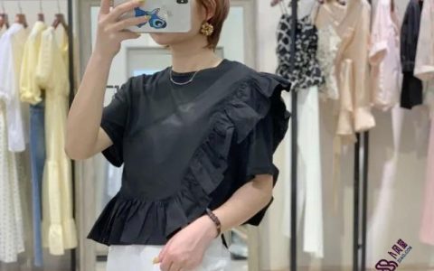 好听的卖衣服的店名大全，实体店都没生意，为何这两家服装店却爆火？